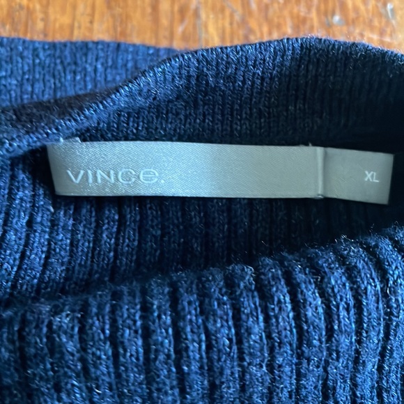 Vince navy sweater size XL - Picture 2 of 2